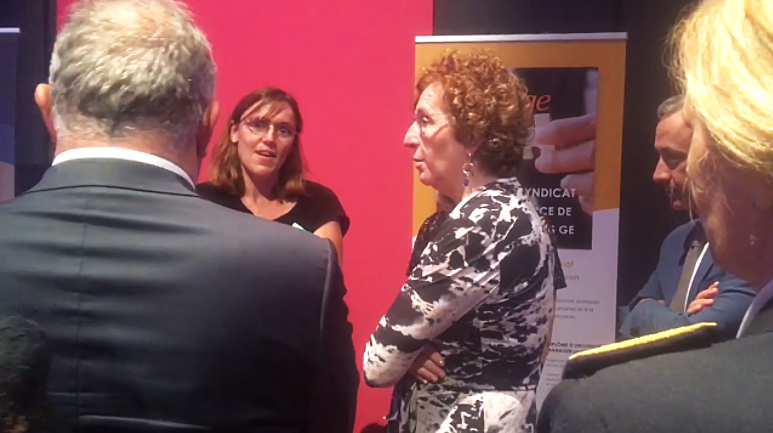 La ministre du Travail, Muriel Pénicaud, sur le stand de la FNGE et des GEIQ