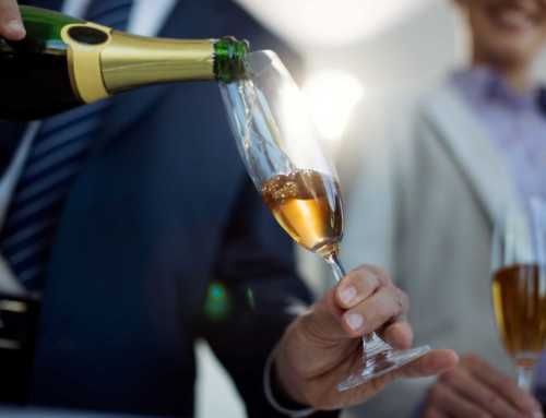 Ai-je le droit de servir du champagne lors d’un pot dans l’entreprise ?